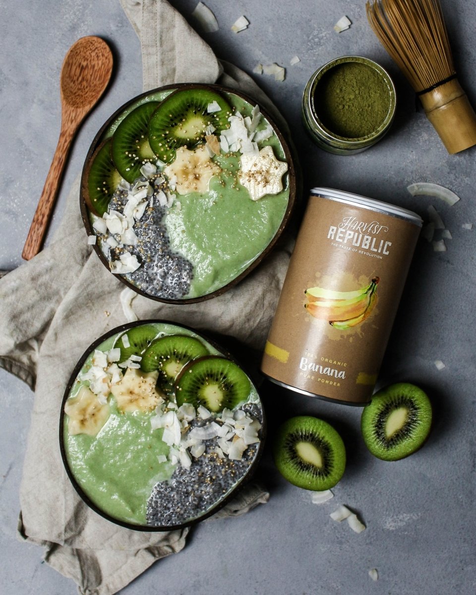 Bananen Matcha Protein Smoothie Bowl