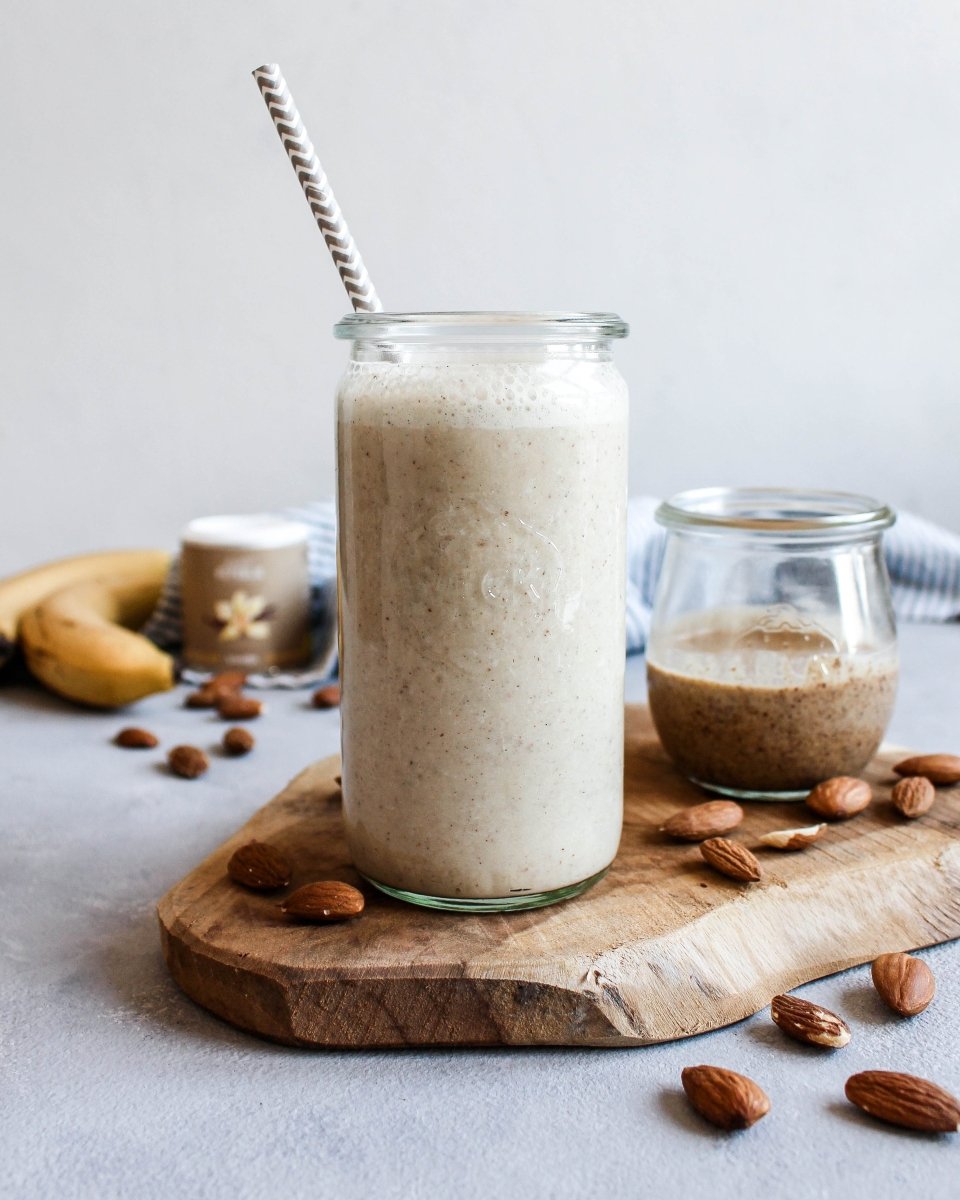 Vanilla Almond Breakfast Smoothie